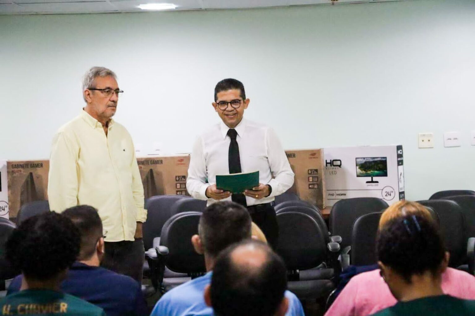Deputado Joao Luiz entrega equipamentos ao FCecon por meio de emenda parlamentar