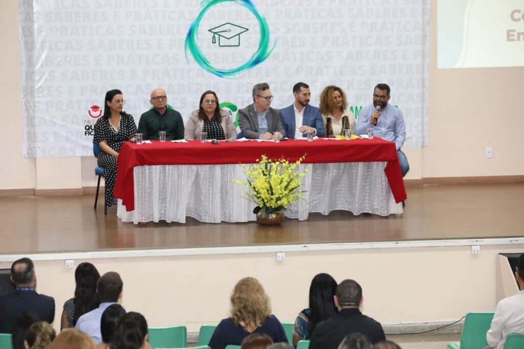 Mais de 2 mil professores concluem curso promovido pela UEA e Secretaria de Educação 4 Educac807 a771 o Seduc UEA curso E98984aberes e pra769 ticas para a doce770 ncia Foto Euzivaldo Queiroz 1024x682 1