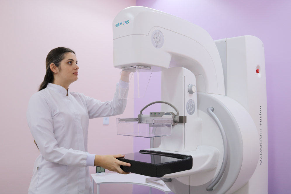 Na FCecon, Parque de Imagem realiza mais de 40 mil procedimentos 3 FCecon mamografo FOTO Lais Pompeu
