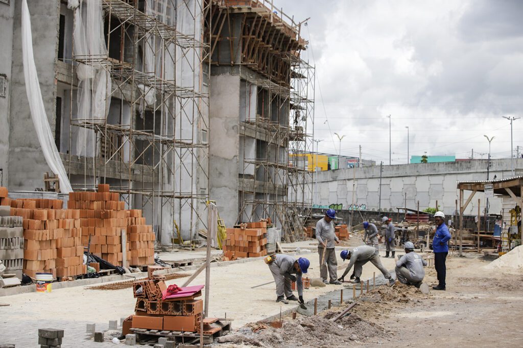 Governo do Estado inicia processo de licenciamento para construção de dois habitacionais, pelo Amazonas Meu Lar 2 HABITACIONAIS AMAZONAS MEU LAR TIAGO CORREA SEDURB03 2 1024x683 1