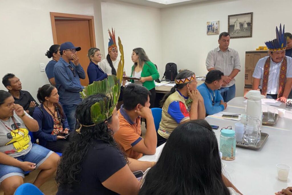Inclusão digital: Indígenas são contemplados com computadores doados pela Governo do Amazonas 2 INDIGENAS INCLUSAODIGITAL FEPIAM2 1024x684 1