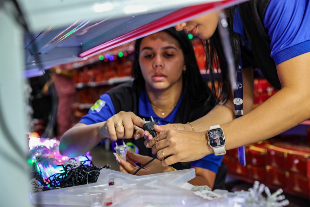 Operação ‘Boas Festas’: Ipem-AM fiscaliza mais de 13,4 mil produtos natalinos em Manaus e Região Metropolitana 3 IPEM 2 1 1024x683 1