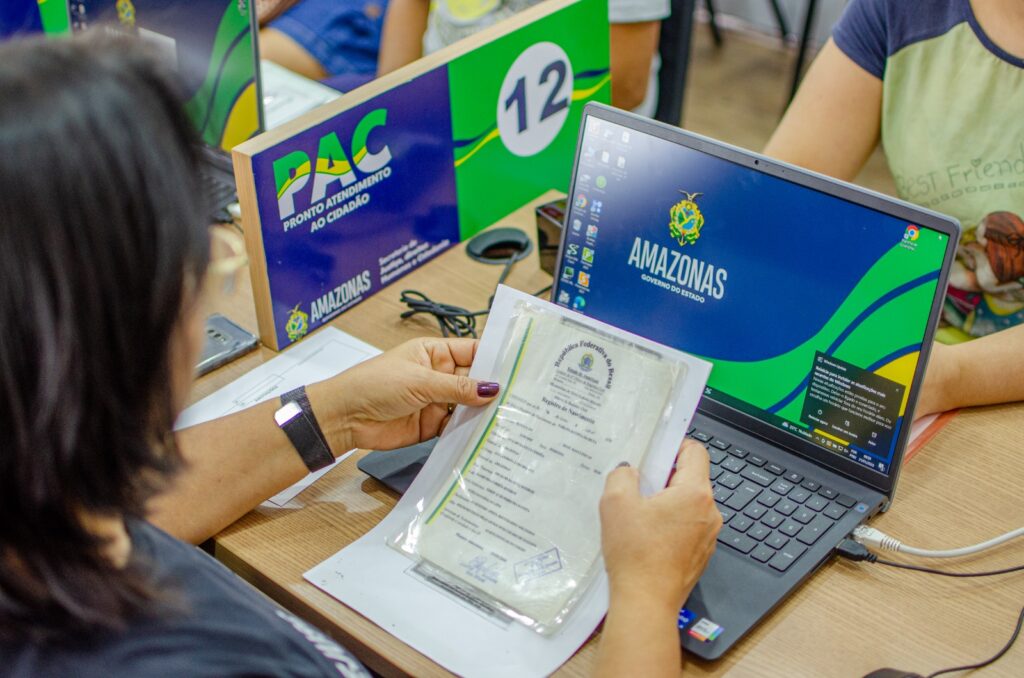 Cidadania: em 2023, Governo do Amazonas ampliou números de PACs e serviços disponíveis à população 2 PAC MOVEL Foto Lincoln Ferreira Sejusc 2 1024x678 1