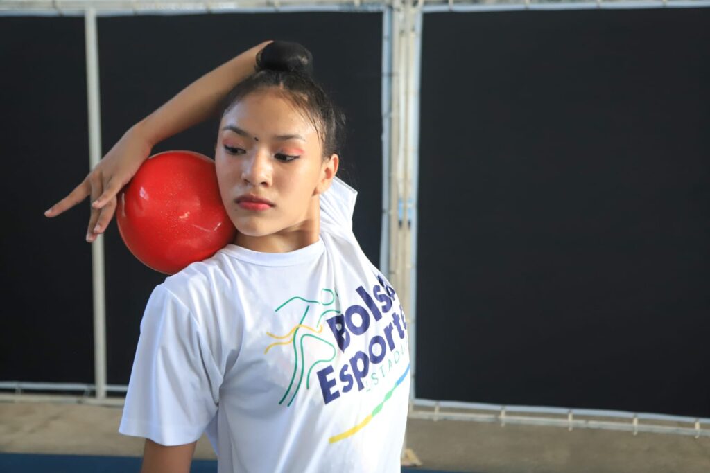 Bolsa Esporte Estadual: Governo do Amazonas impulsiona atletas e paratletas ao eixo esportivo internacional 3 SEDEL Atleta Asheley Braga da Ginastica Ritmica 1 FOTO Julcemar Alves 1024x683 1