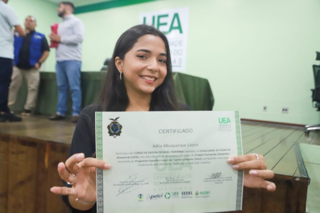 Governo do Amazonas entrega certificados às alunas do 1º Curso de Defesa Pessoal Feminina da UEA 6 SEDEL Curso de Formacao de Defesa Feminina 4 FOTO Julcemar Alves 1024x683 1