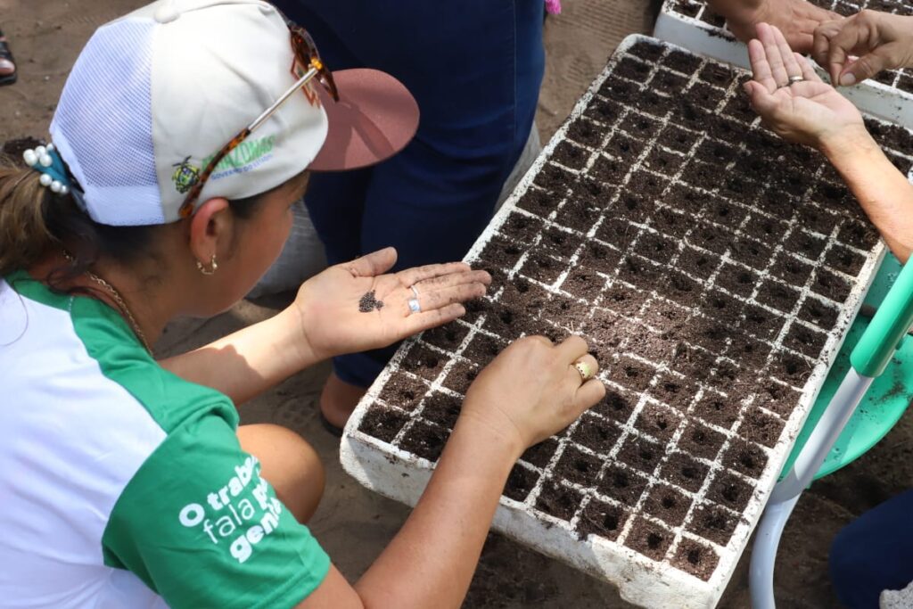 Governo do Amazonas capacita mais de 11,3 mil agricultores do estado em 2023 2 Sepror Parintins Agricultura Familiar Foto Emerson Martins 3 1024x683 1