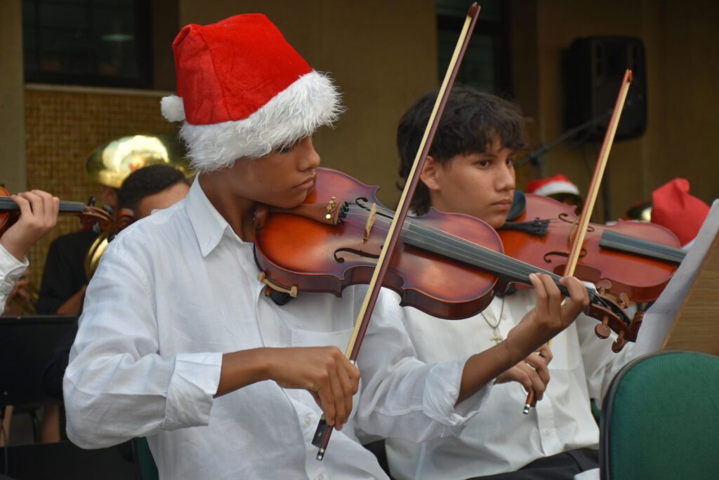 Extensão Universitária: Espetáculo de Natal é encenado por funcionários e alunos de Dança, Música e Teatro da UEA 2 UEA E5B9B4atal em Todos os TemposE8BEB2Fotos Jacqueline Nascimento Ascom UEA 8 1024x684 1