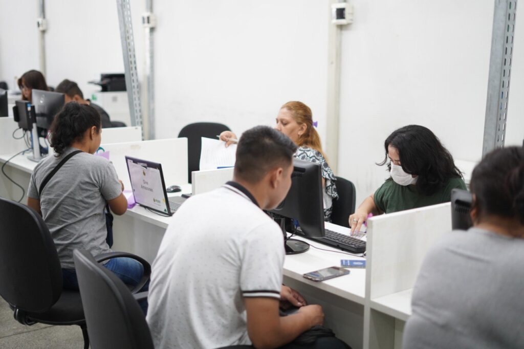 Sine Amazonas divulga 63 vagas de emprego para esta terça-feira 2 ATENDIMENTO SINEAM 4 1024x682 1