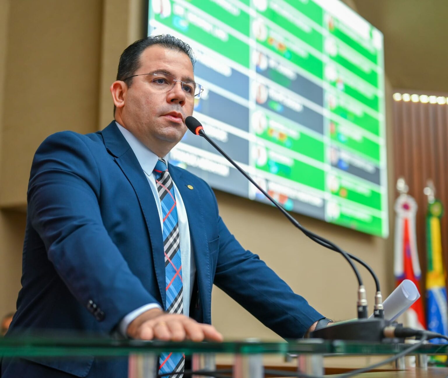 Apos denuncia de Wilker Barreto 35 leitos do quarto andar do Hospital Adriano Jorge sao reativados para atendimentos a populacao