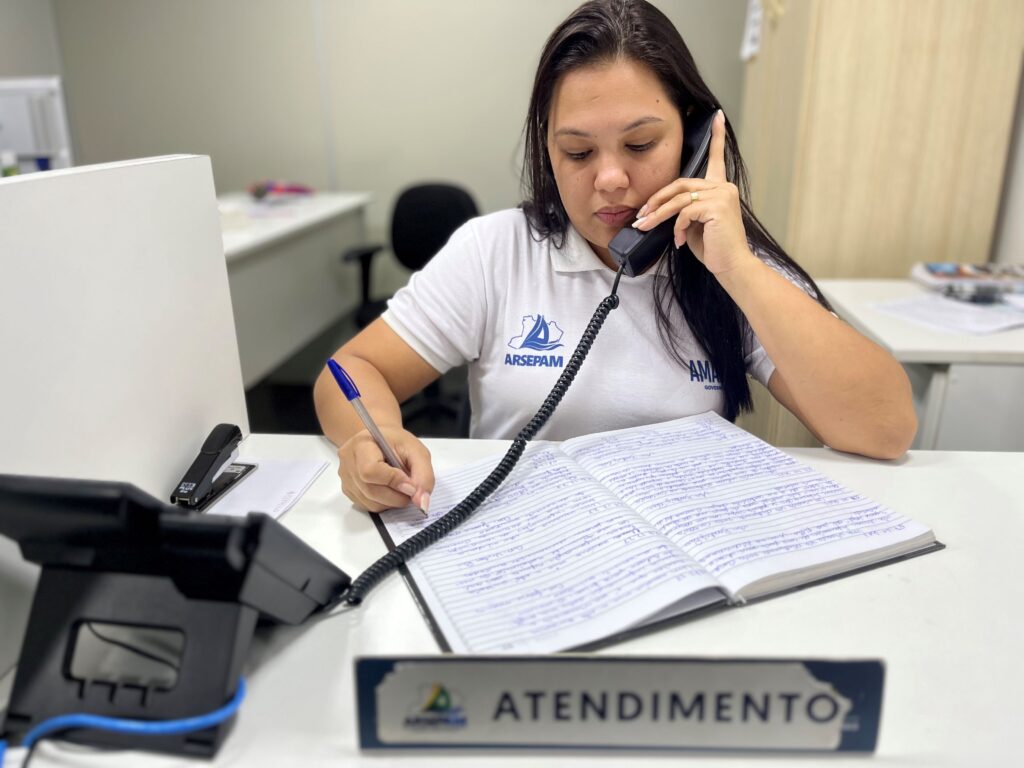 Número de atendimentos da Ouvidoria da Arsepam cresce 34,37%, em 2023 2 Arsepam 1 Servidora realizando atendimento na Ouvidoria da Arsepam 2023 1024x768 1