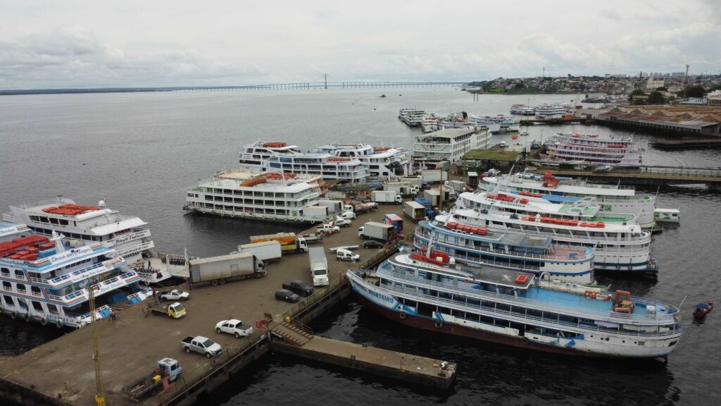 Fluxo de passageiros cresce 8,63% no transporte hidroviário intermunicipal do Amazonas em 2023 2 Arsepam 3 E28093 Imagem aerea do Porto de Manaus 04 01 2024 1024x576 1