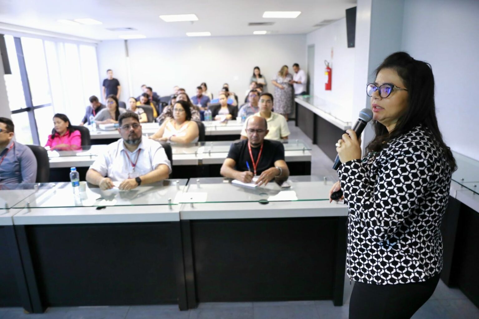 Assembleia Legislativa do Amazonas realiza treinamento com assessores sobre emendas parlamentares
