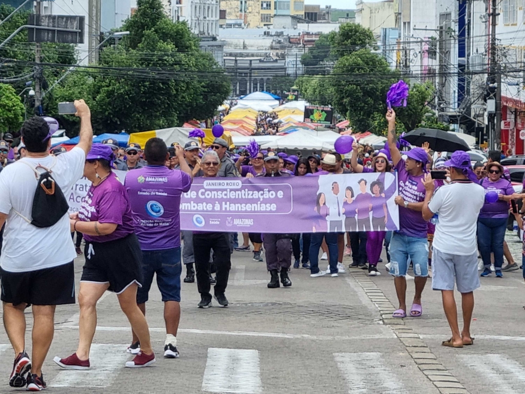 Saúde faz ação na Feira da Eduardo Ribeiro sobre hanseníase 3 CAMINHADA JANEIRO ROXO FUHAM 2