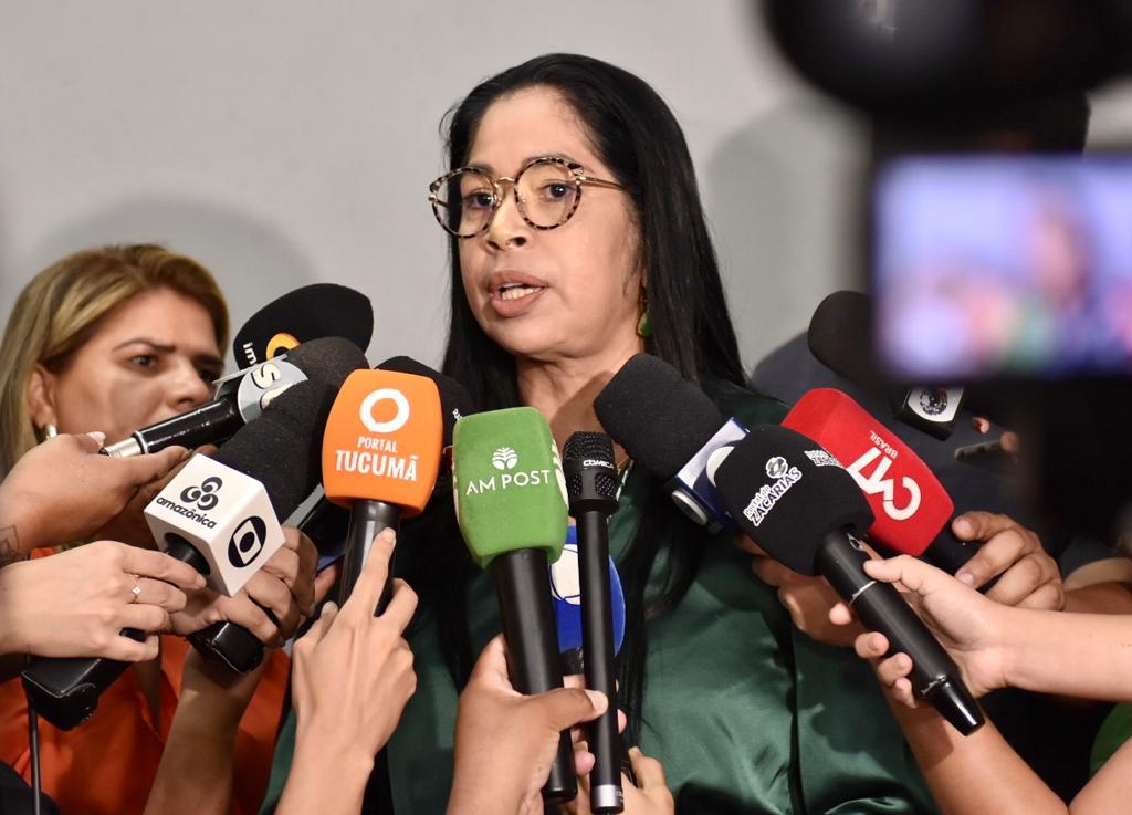 PC-AM prende motorista de condução escolar por estupro de vulnerável de uma adolescente de 15 anos 2 DELEGADA JOYCE COELHO 1