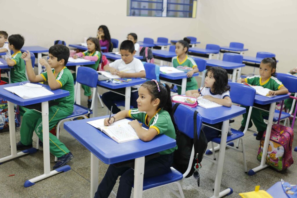 Matrículas 2024: Sistema abrirá novamente a partir desta segunda para estudantes que perderam prazos 3 Educacao Alunos em sala de aula Euzivaldo Queiroz 1 1024x683 1