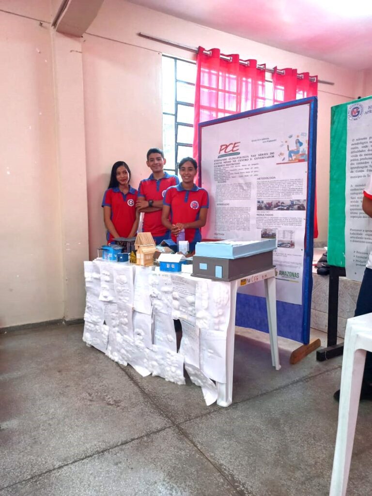 Em Tefé, ensino do clima e tempo é levado de forma lúdica em projeto apoiado pelo Governo do Amazonas 2 FAPEAM Ensino do clima e tempo e levado de forma ludica em projeto apoiado pelo Governo do Amazonas em Tefe Fotos Acervo Alexsandra Moreira 2 768x1024 1