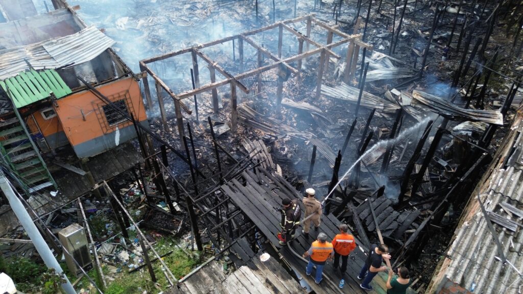 Governo do Amazonas monta operação de ajuda humanitária para atingidos por incêndio no Centro de Manaus 4 Foto Tiago Correa UGPE 2 1 1024x576 1