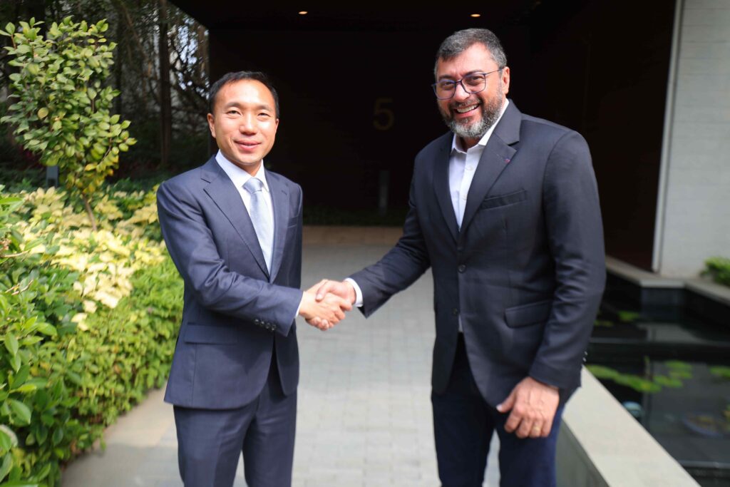 Wilson Lima conclui agenda na China com visita a gigante da tecnologia e encontro com prefeito de Shenzhen 2 Huawei 02 1024x683 1