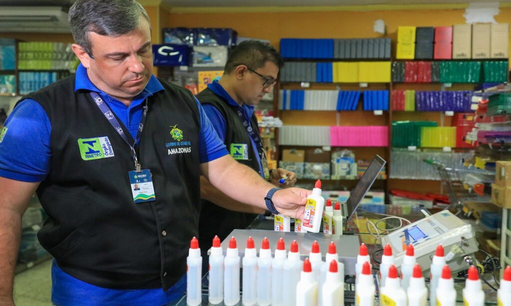 ‘Aulas Seguras’: Em cinco dias, Ipem-AM apreende quase 4 mil artigos escolares irregulares no comércio de Manaus 2 IPEM 05 1024x613 1