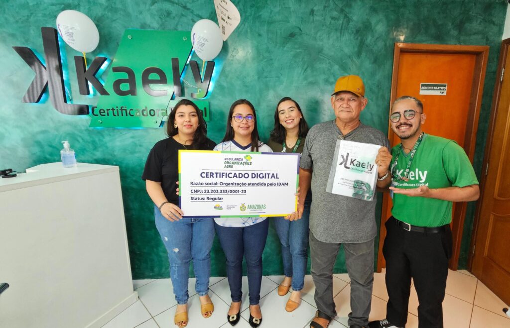 Careiro Castanho: 50 produtores rurais são beneficiados com entrega de certificado realizada pelo Idam 2 Idam Certificado Digital Marfran Vieira 1024x659 1