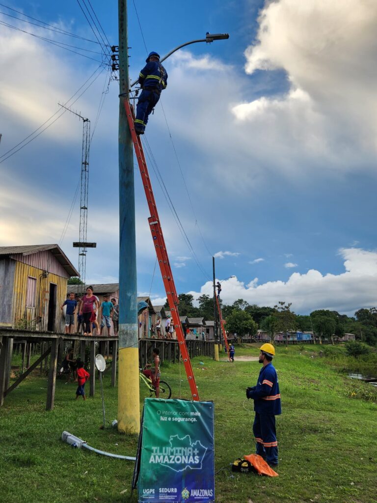 Governo do Amazonas conclui implantação de LED em Itamarati 7 IluminaAmazonas Itamarati 1 768x1024 1