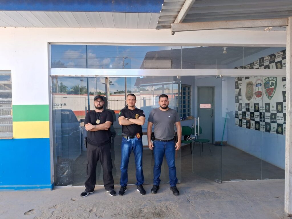 PC-AM resgata mulher e três crianças que viviam sob ameaça e cárcere privado em Fonte Boa 2 PCAM EQUIPE POLICIAL FONTE BOA FOTO DIVULGACAO 1024x768 1