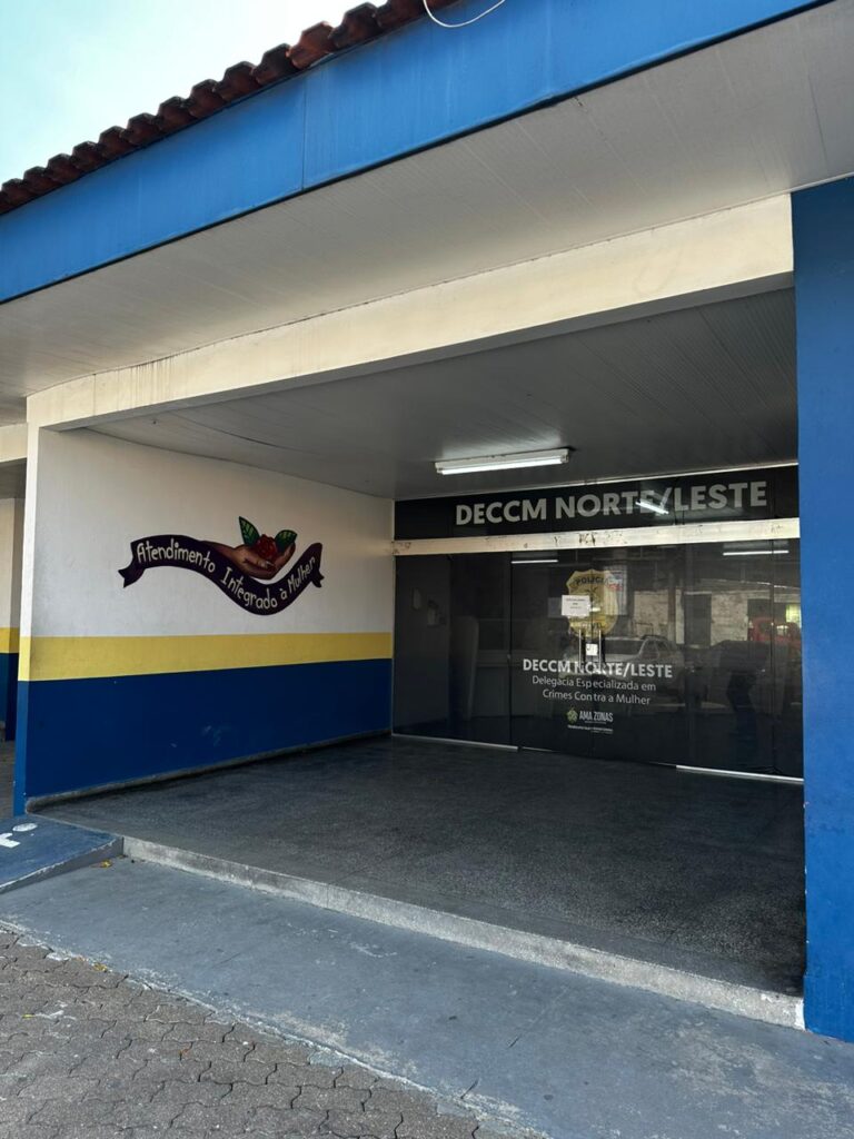 PC-AM prende homem por agredir e descumprir medida protetiva em favor da ex-companheira 2 PCAM FACHADA DECCM NORTE LESTE FOTO DIVULGACAO 1 1 768x1024 1