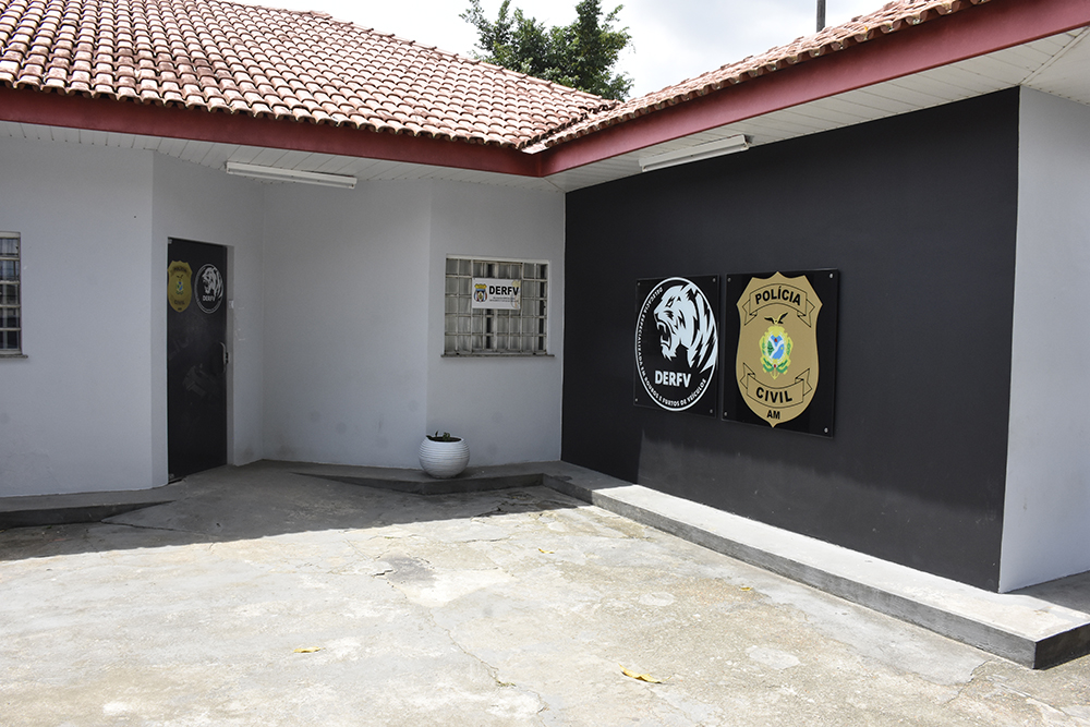 Polícia Civil prende homem por estelionato com veículos roubados e clonados na internet 2 PCAM FACHADA DERFV FOTO ERLON RODRIGUES 1 2