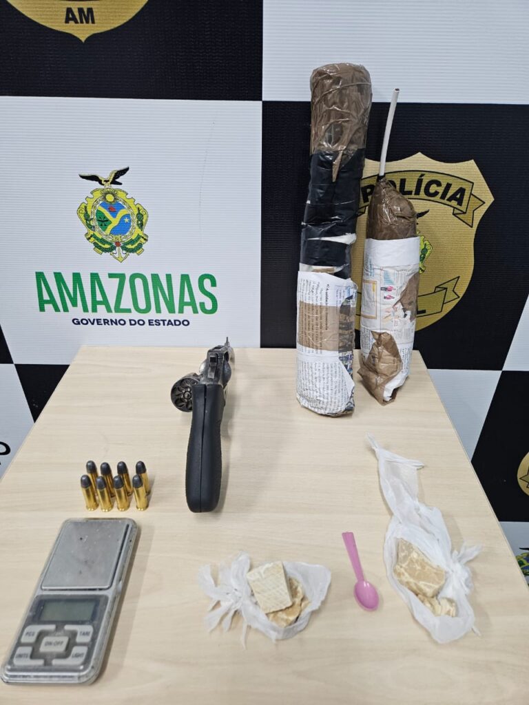 Após denúncias, Polícia Civil prende homem em posse de oxi, arma de fogo, munições e dinamites 2 PCAM MATERIAL APREENDIDO 6C2B0 DIP FOTO DIVULGACAO 768x1024 1