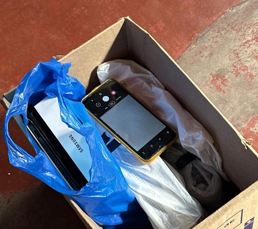Polícia Civil prende mulher por aplicar golpes de estelionato em sites de compra e venda 3 PCAM MATERIAL APREENDIDO DIVULGACAO 2 rotated 1