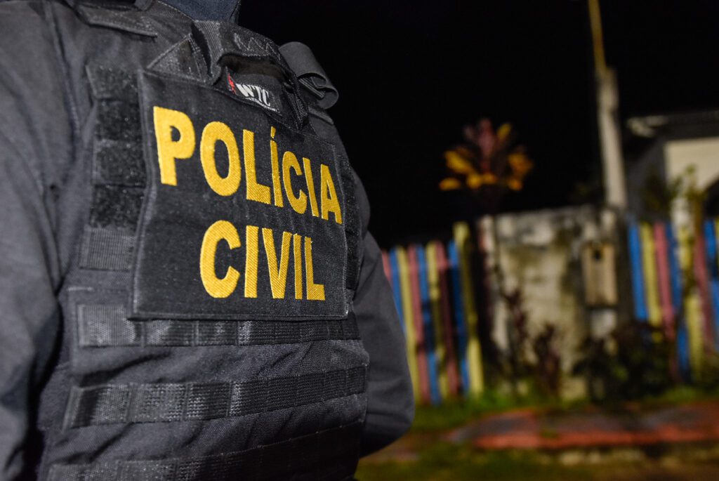 Polícia Civil prende guarda municipal que agrediu a ex-companheira em Maraã 2 PCAM OPERACAO POLICIAL FOTO ERLON RODRIGUES 1024x685 1