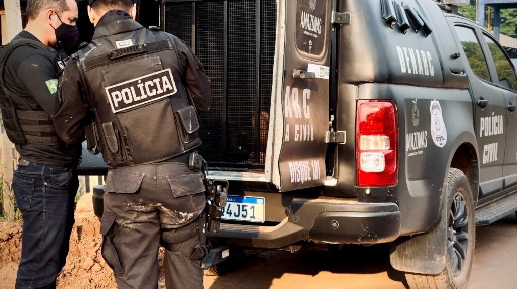 Em Maraã, PC-AM prende professor por estupro de vulnerável praticado contra duas alunas de 10 e 11 anos 2 PCAM OPERACAO POLICIAL FOTO LYANDRA PERES 1024x573 1