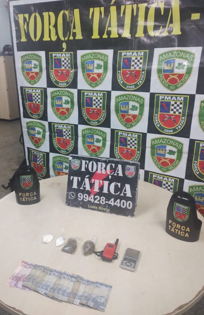 PMAM prende dois homens e apreende porções de drogas nas zonas sul e leste 2 PMAM FORCA TATICA E 24 CICOM APREENDE DROGAS E 02 HOMEM FORAM DETIDO FOTO DIVULGACAO PMAM 664x1024 1