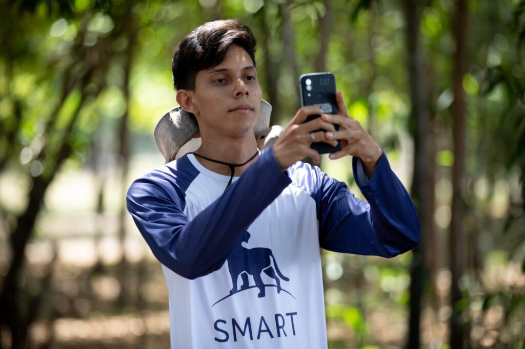 Amazonas é o primeiro estado do Brasil a adotar software Smart para monitoramento da biodiversidade 2 Sema 01 Monitores da biodiversidade usam tecnologia para monitorar areas protegidas Foto Michael Dantas WCS 1024x682 1