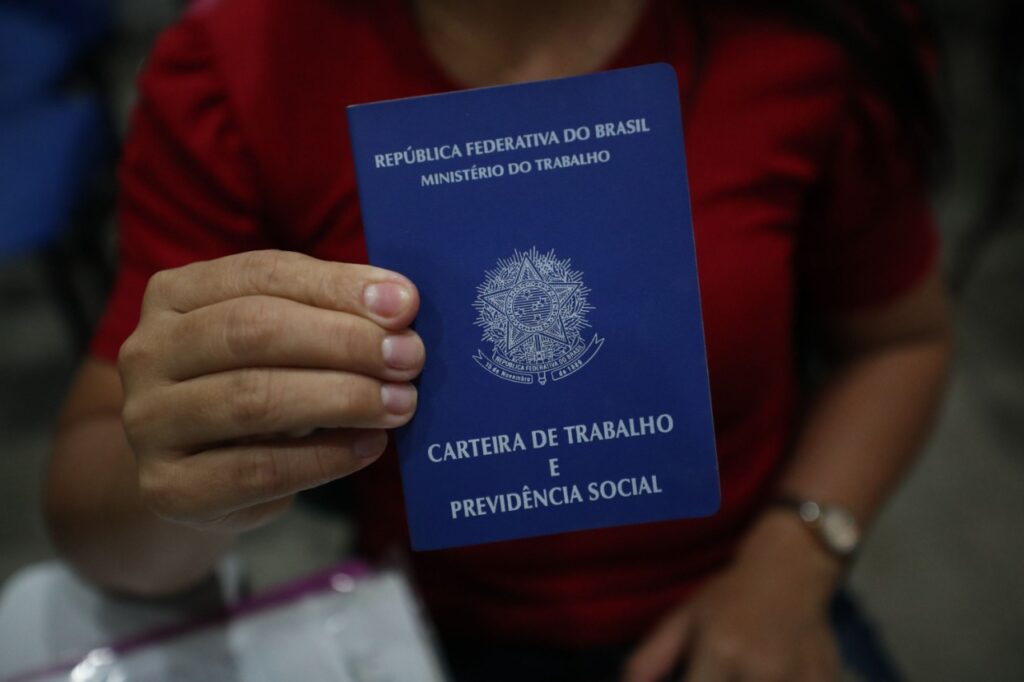 Sine Amazonas divulga 88 vagas de emprego para esta segunda-feira 2 Setemp Carteira de trabalho 1024x682 1
