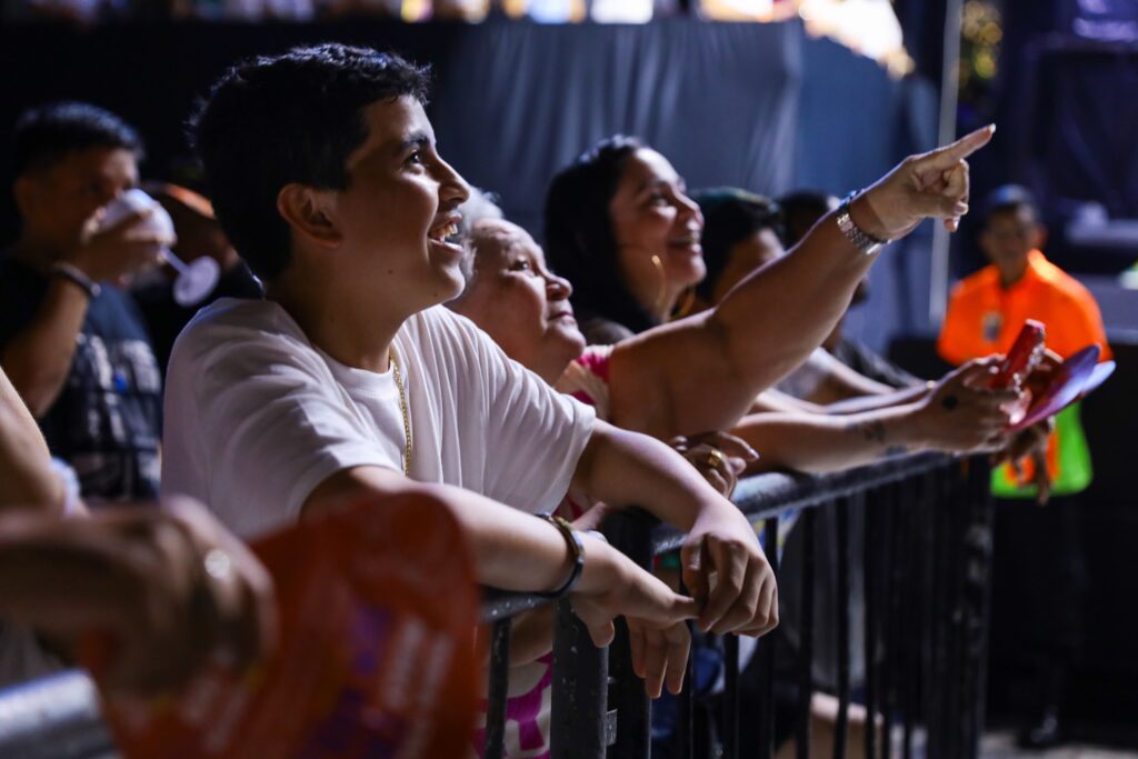 Réveillon do Largo dá boas vindas a 2024 em noite histórica com 28 mil pessoas 4 WhatsApp Image 2024 01 01 at 06.15.36 1 1024x683 1