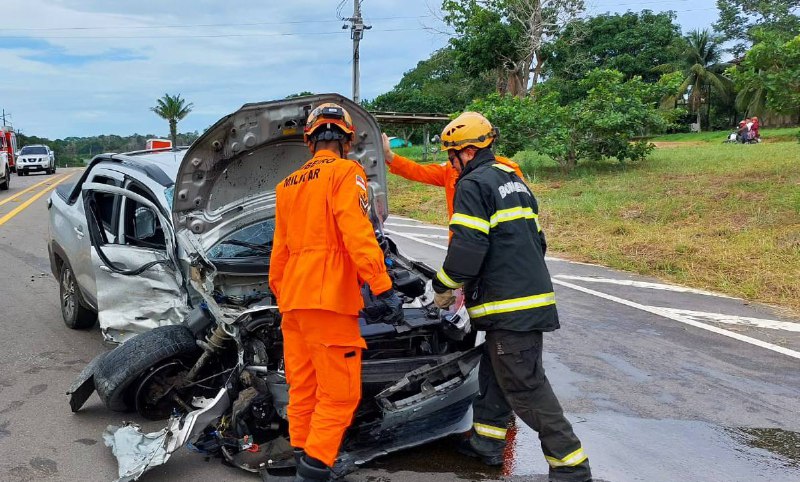 Corpo de Bombeiros socorre vítimas de grave acidente entre carro e três motos na AM-070 2 WhatsApp Image 2024 01 06 at 11.25.13