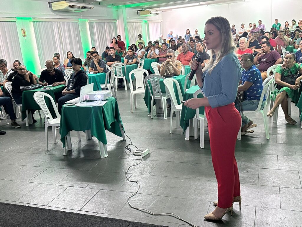 ADS realiza reunião estratégica para aprimorar Feiras de Produtos Regionais em Manaus 3 ADS ADS realiza reuniao estrategica para aprimorar Feiras de Produtos Regionais em Manaus diretora presidente da ADS Michelle Bessa Foto Ruth Juca 1 1024x768 1