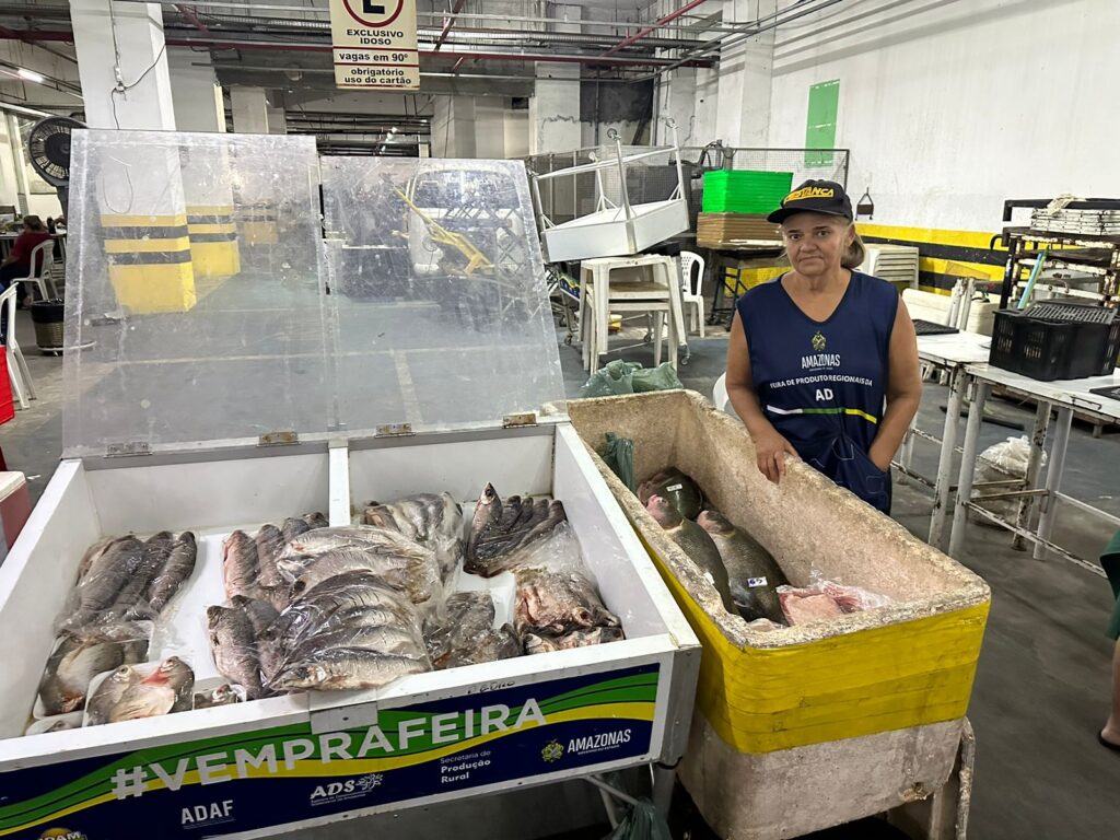 Peixes para o consumo durante a Quaresma podem ser adquiridos nas feiras da ADS 2 ADS Peixes para o consumo durante a Quaresma podem ser adquiridos nas feiras da ADS Feirante Suzy Pinheiro Foto Jhony Marques 1024x768 1