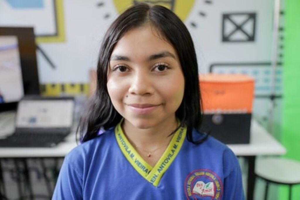 Governo do Amazonas reforça a preparação dos alunos da rede pública para área de tecnologia com projeto Edutech 3 ALUNA SARA MOTA 1024x683 1
