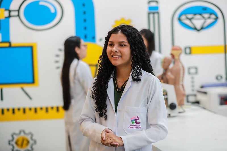 Espaço Maker promove a participação feminina na ciência com investimentos do Governo do Amazonas 2 Aluna Geovana Elizabeth