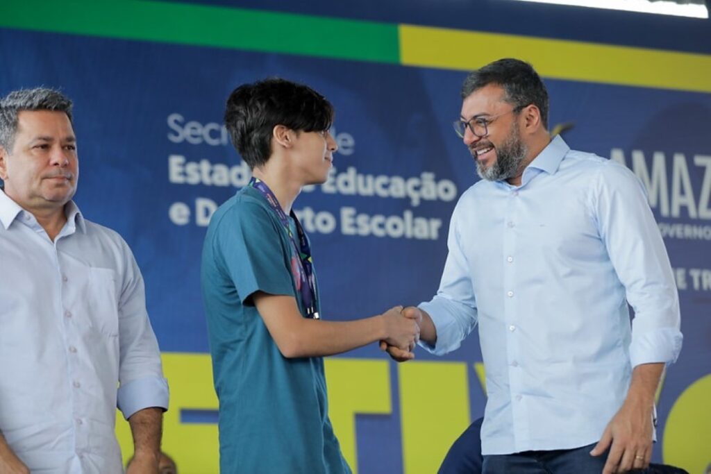 Wilson Lima abre ano letivo com ampliação do ensino bilíngue e inauguração de 32 laboratórios de robótica e ensino tecnológico 2 Ano letivo Alex Pazuello 2 1 1024x683 1