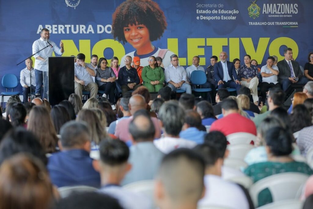 Wilson Lima abre ano letivo com ampliação do ensino bilíngue e inauguração de 32 laboratórios de robótica e ensino tecnológico 5 Ano letivo Alex Pazuello 3 1 1024x683 1