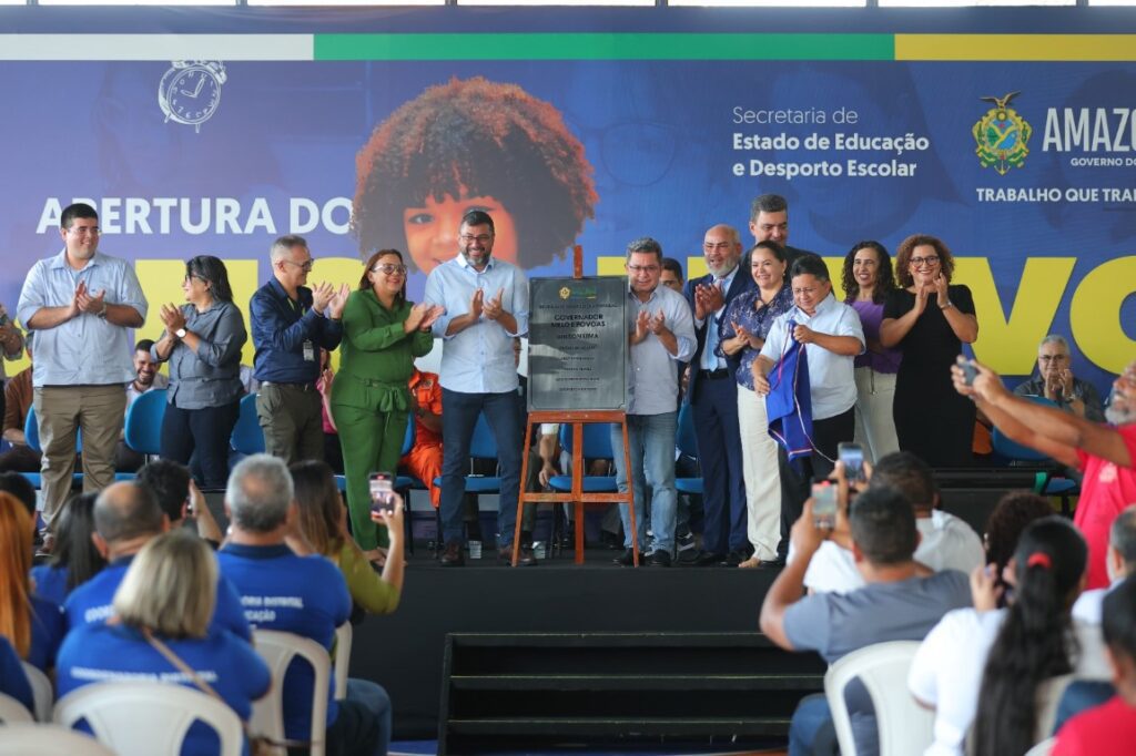 Wilson Lima abre ano letivo com ampliação do ensino bilíngue e inauguração de 32 laboratórios de robótica e ensino tecnológico 6 Ano letivo Diego Peres 2 1 1024x682 1