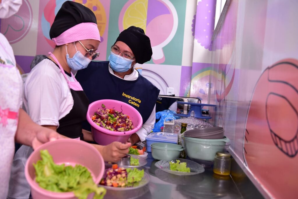 Cetam abre Ano Letivo dos Cursos Técnicos em Manaus 2 CETAM AULA DE GASTRONOMIA2 CLEUDILON PASSARINHO 1 1024x684 1