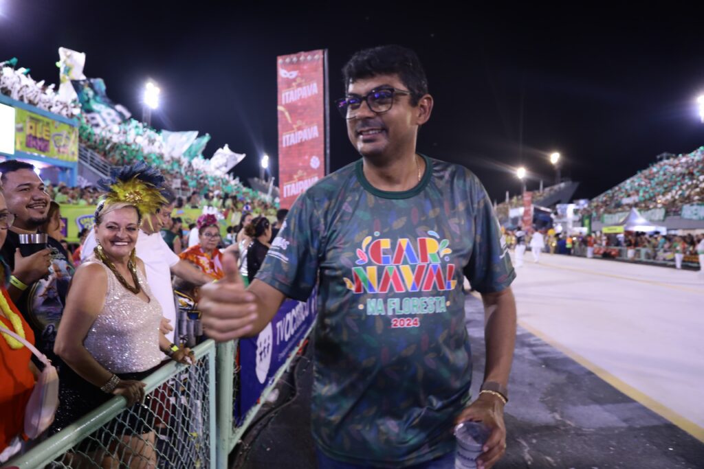 Carnaval na Floresta: Público prestigia os desfiles das escolas de samba do Grupo Especial na festa que movimenta a economia do estado 3 Cultura Secretario de Cultura Marcos Apolo 1 Marcely Gomes 1024x683 1