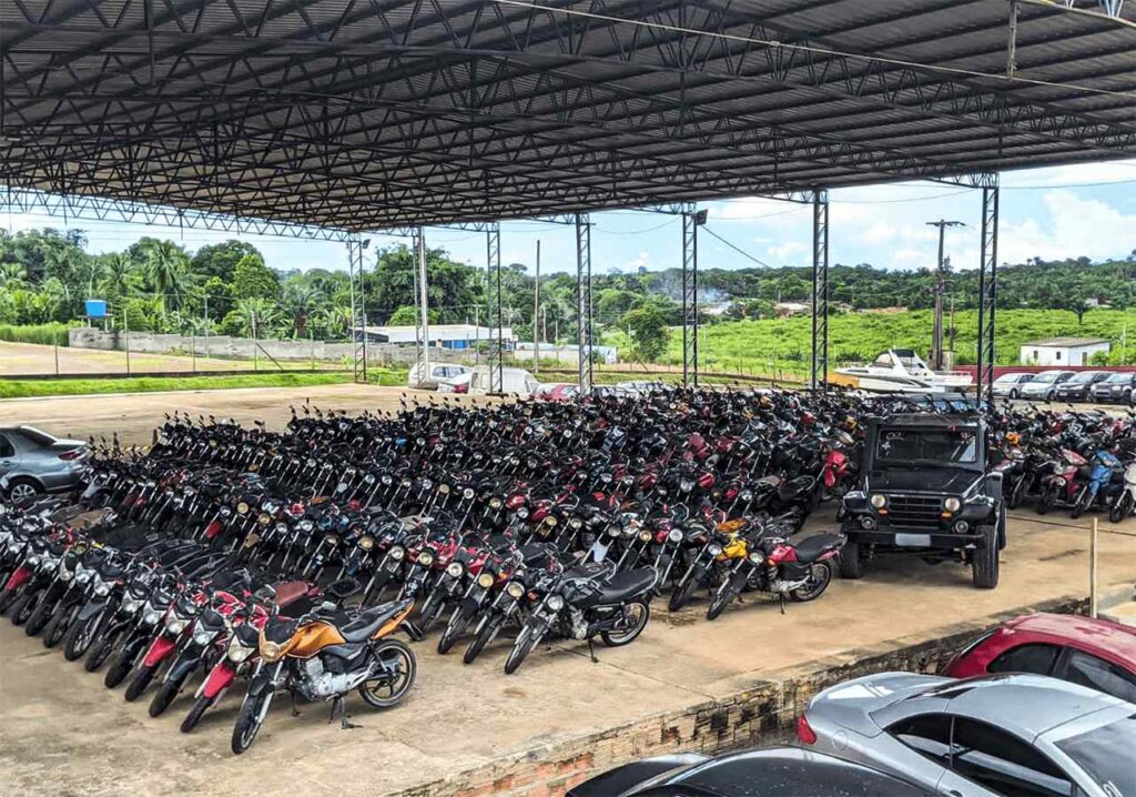 Detran-AM: Visitação para o primeiro leilão do ano começa nesta quarta-feira 2 Detran AM Leilao 2 1024x718 1