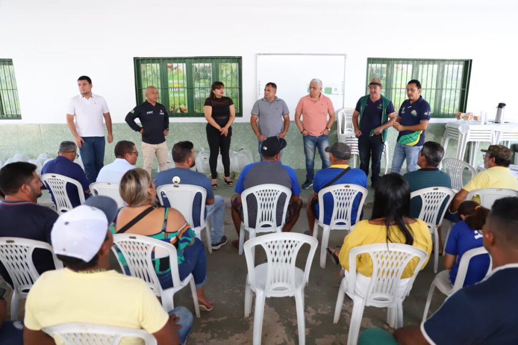 Governo do Amazonas beneficia piscicultores de Iranduba e Manacapuru com entrega de 93 mil alevinos de tambaqui 2 Emerson Martins Sepror 2 1 1024x683 1