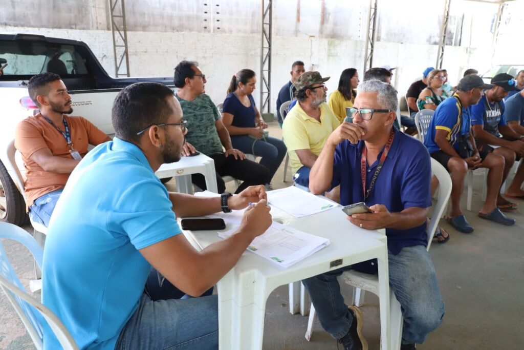 Governo do Amazonas beneficia piscicultores de Iranduba e Manacapuru com entrega de 93 mil alevinos de tambaqui 5 Emerson Martins Sepror 3 1 1024x683 1