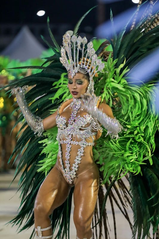 Carnaval na Floresta: Escolas do grupo especial levam para avenida desfiles grandiosos na disputa pelo título de campeã 3 Escola de Samba Morro da Liberdade